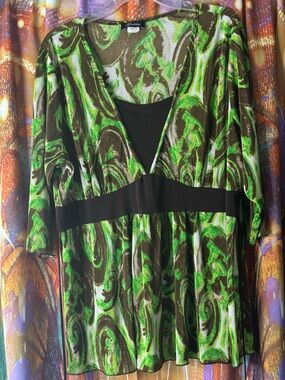 goddess green & brown swirl top 🧚‍♀️